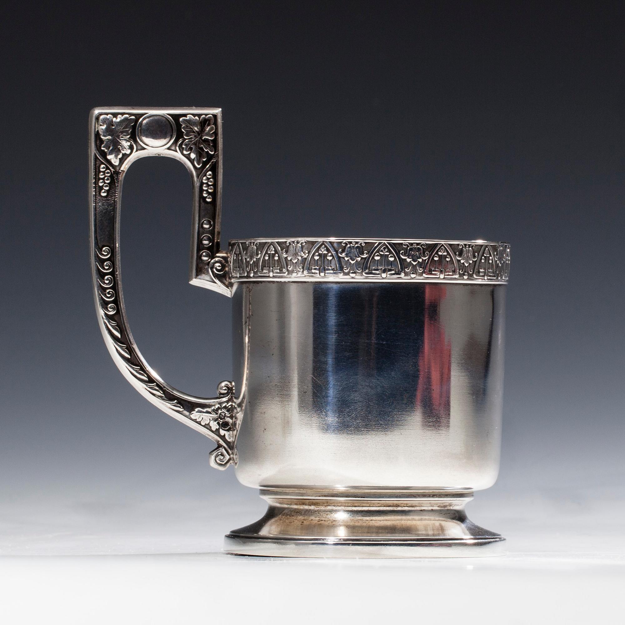 TEGLASHÅLLARE, silver, 2 Artellen, Moskva 1908-1917, vikt 166 g.