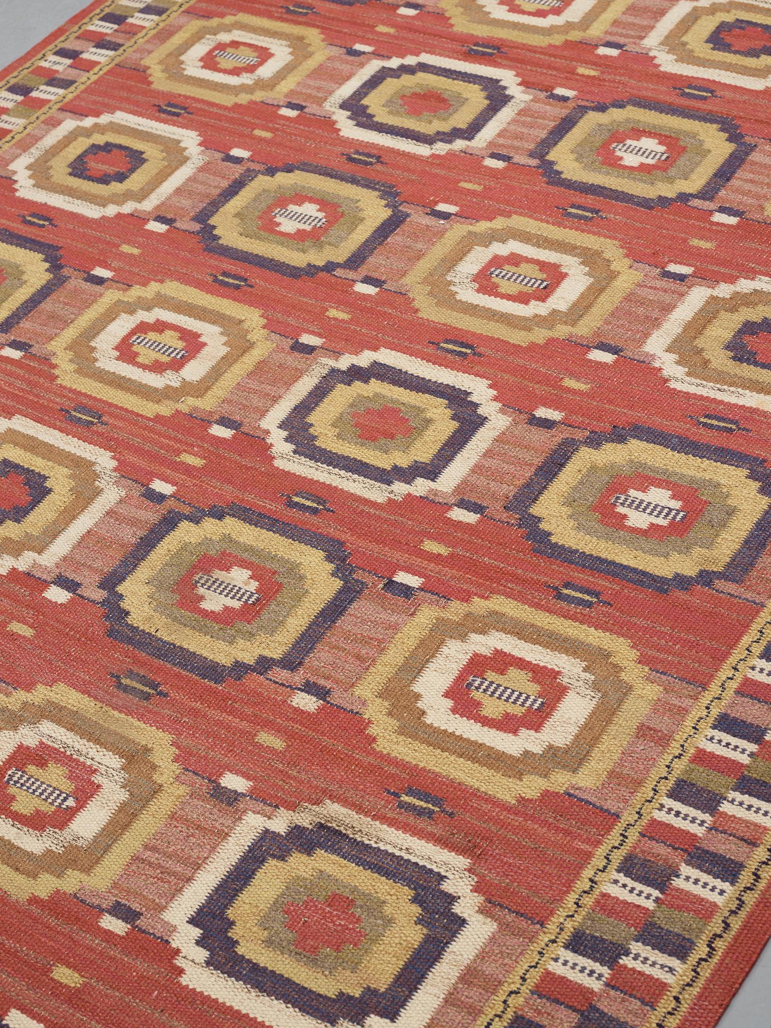 Märta Måås-Fjetterström, Matta, "Röda åttan", rölakan, ca 295 x 199,5-202 cm, signerad MMF.