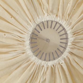 Tore Ahlsén, taklampa, "Pia-lampan", Gärsnäs.