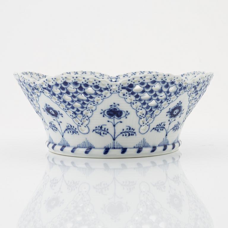 Royal Copenhagen, Gallerskål, porslin, Modellnummer 1061 "Musselmalet", helblonde, Danmark, 1894-1922.