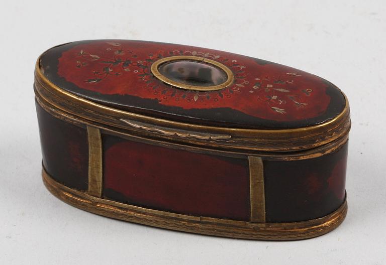 DOSA, lack, mässing, 1700/1800-tal.