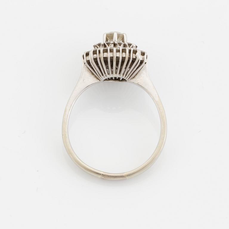 Brilliant cut diamond ring.