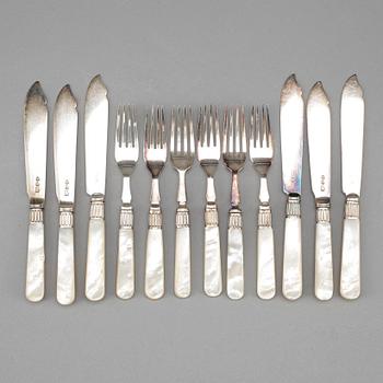 FISKBESTICK, 12 st, pärlemor och pläter. England, Tidigt 1900-tal.