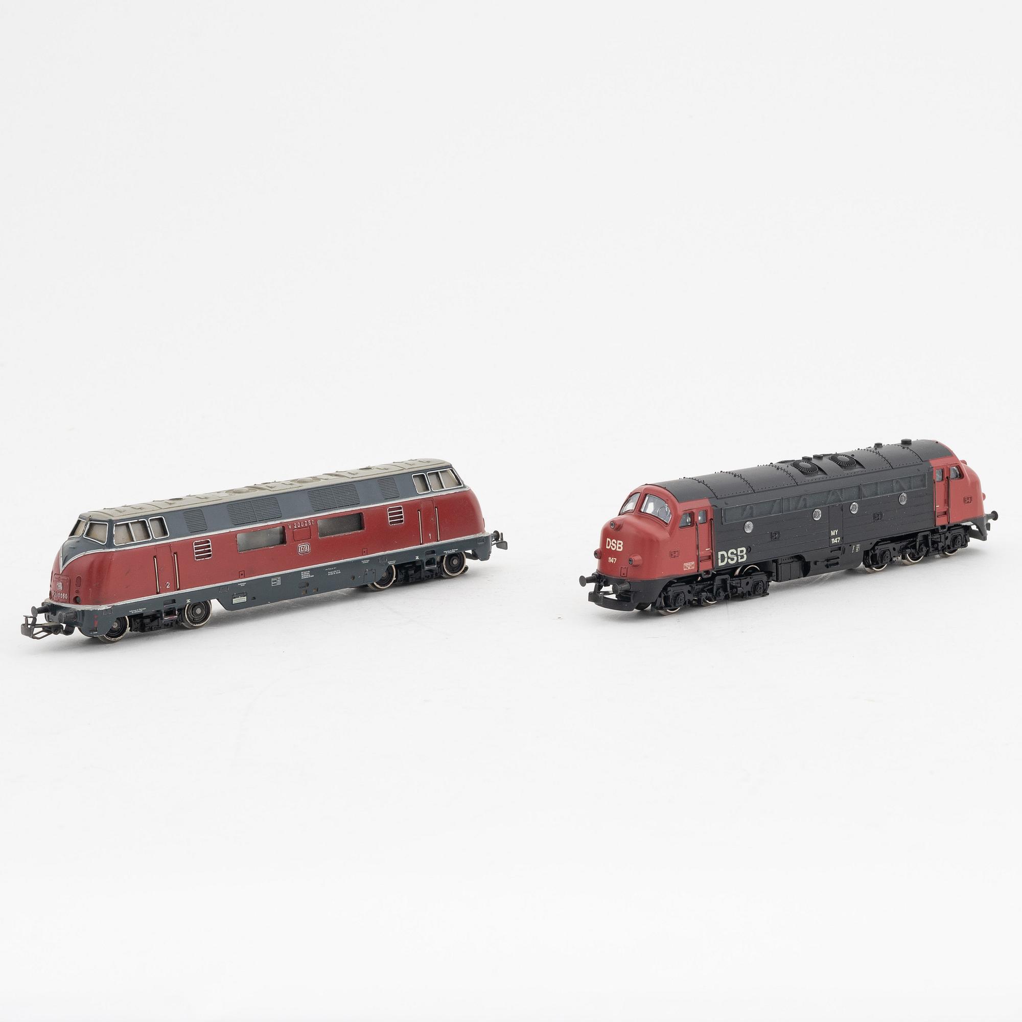 Märklin, two diesel locomotives, model 3021 & 3067, in boxes.