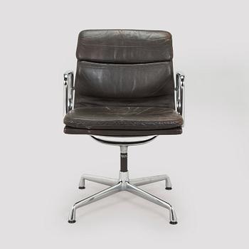 Charles & Ray Eames, kontorsstol, "Soft Pad Chair EA 208", Vitra.