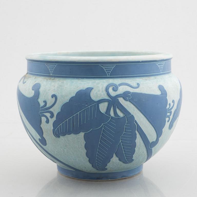 Josef Ekberg, a 'Sgrafitto' creamware pot, Gustavsberg, 1923.