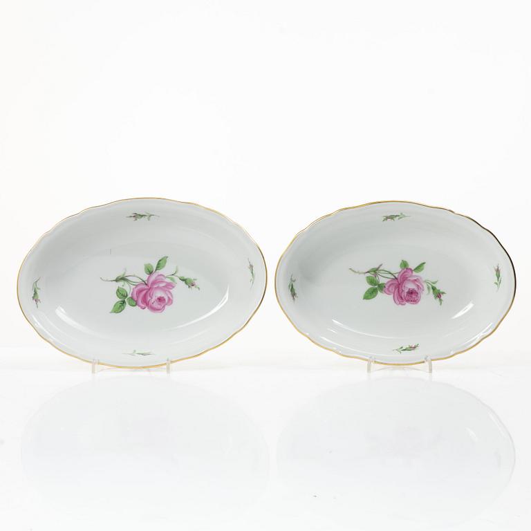 Meissen, A 55 piece "Meissen Rose" (Rote rose/Meissener rose) porcelain dinner service, 20th century.
