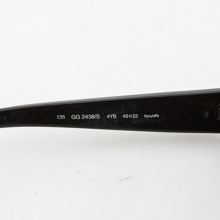 Gucci, sunglasses, a pair.