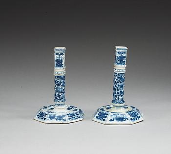 A pair of blue and white candlesticks, Qing dynasty, Kangxi (1662-1722).