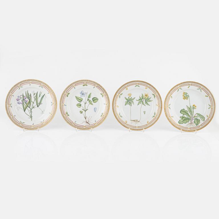 Tallrikar, 4 st, "Flora Danica", Royal Copenhagen, Danmark, 1979-1983.