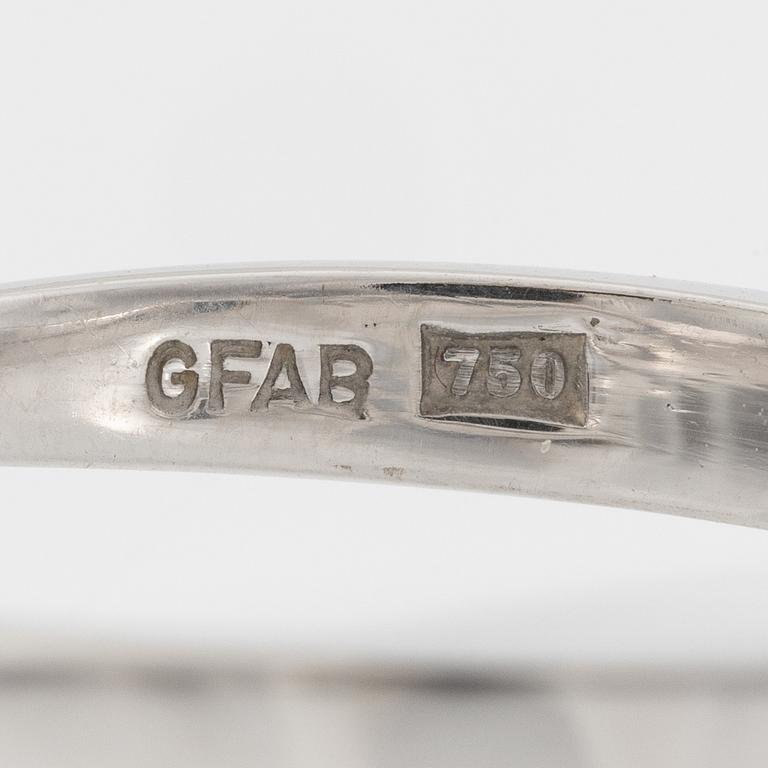 Ring, 18K white gold with brilliant-cut diamonds.