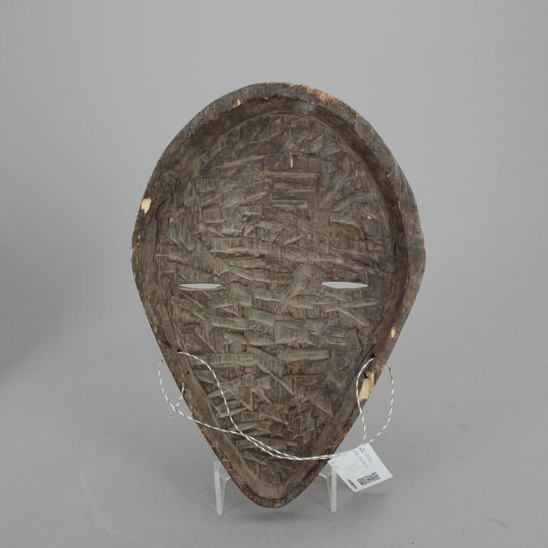 MASK, Afrika, 1900-tal.