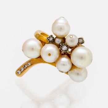 Ring 23K gold cultured pearls approx 4,5-7,5 mm and brilliant and single-cut diamonds.