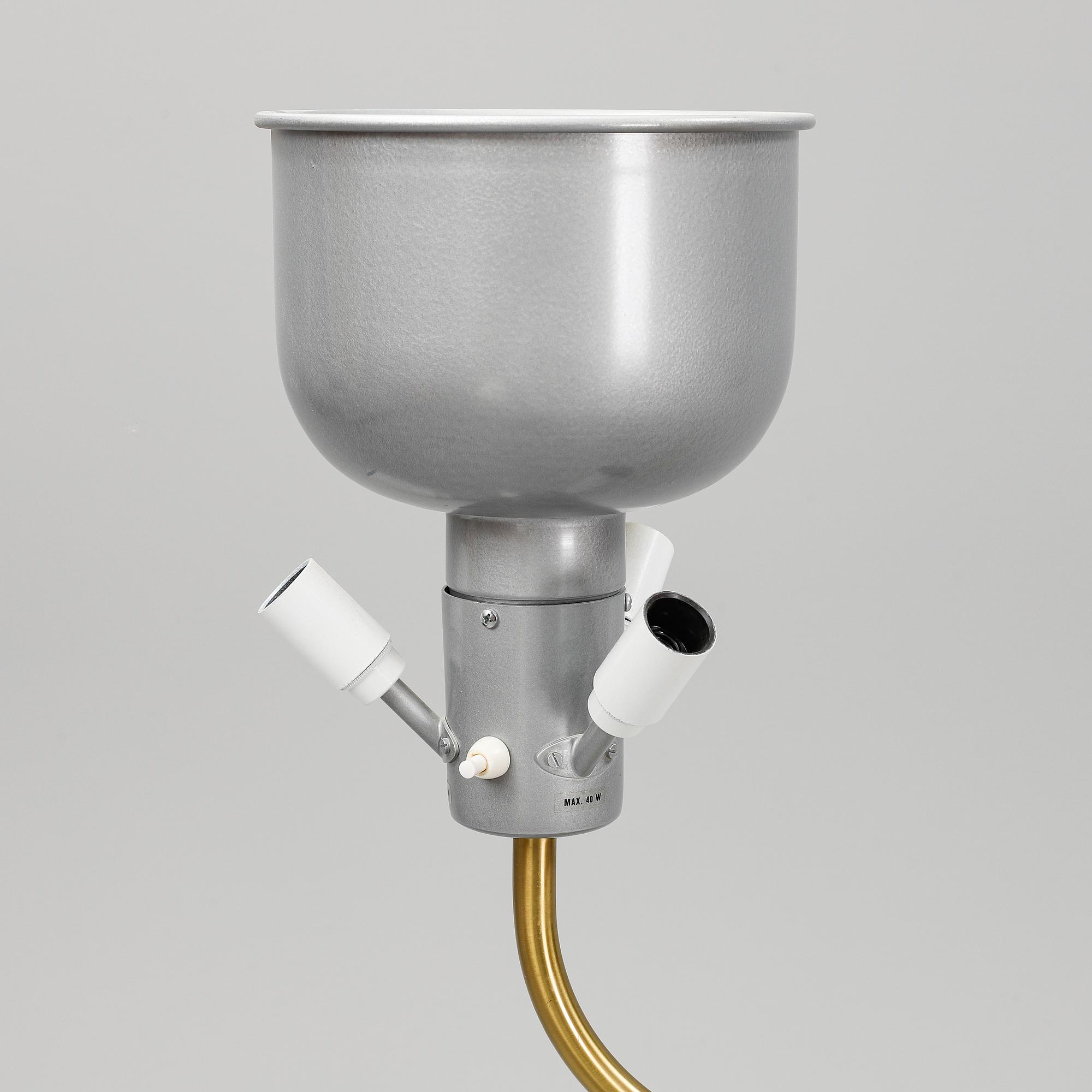 Josef Frank, golvlampa, "Stora Kamelen" modell 2368, Firma Svenskt Tenn, formgiven 1939.