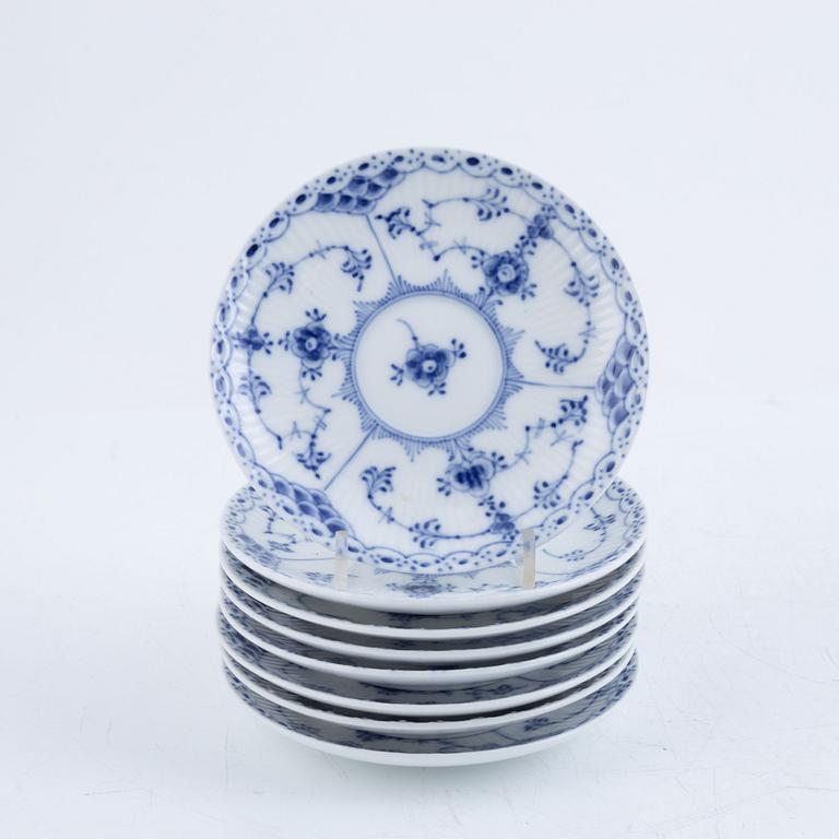 Service parts, 21 pieces, porcelain, "Musselmalet", full and half lace, Royal Copenhagen, Denmark.