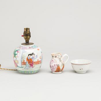 A SET OF 3 CHINESE PORCELAIN FROM THE 18/19TH CENTURY.