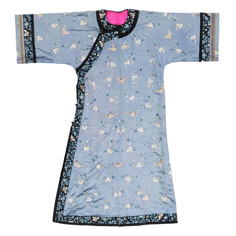 A lavender blue embroidered silk female informal robe, late Qing dynasty, 19th century.