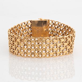 18K gold bracelet.