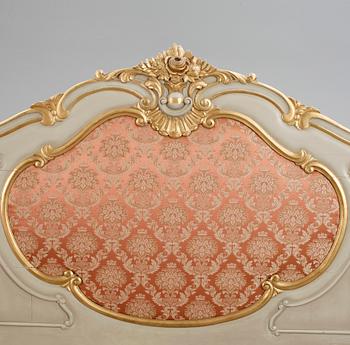 SÄNG, rokokostil. 1900-tal.