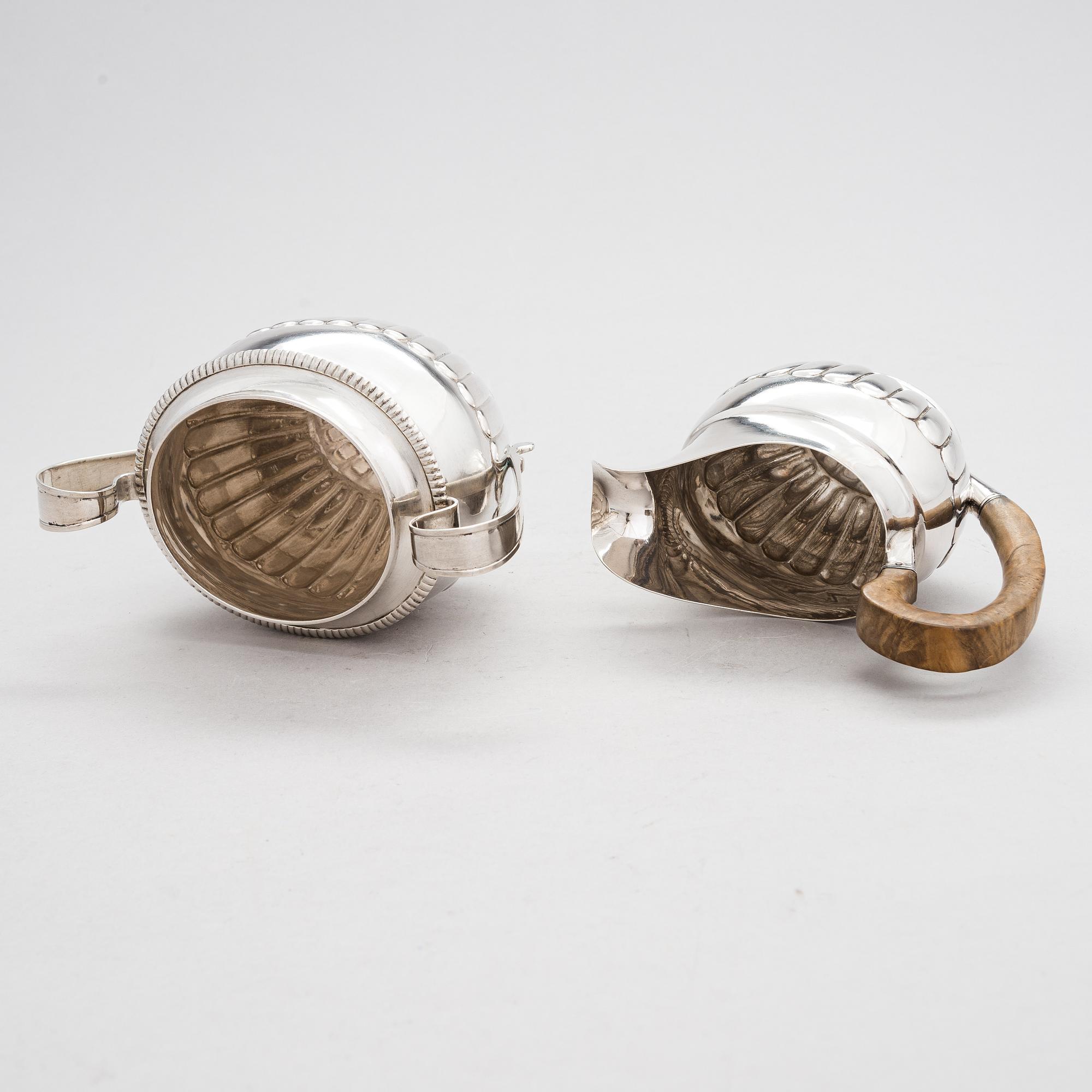 A cream jug and a sugar bowl, maker's mark of Petter Turulin, Sortavala 1824 and 1827.