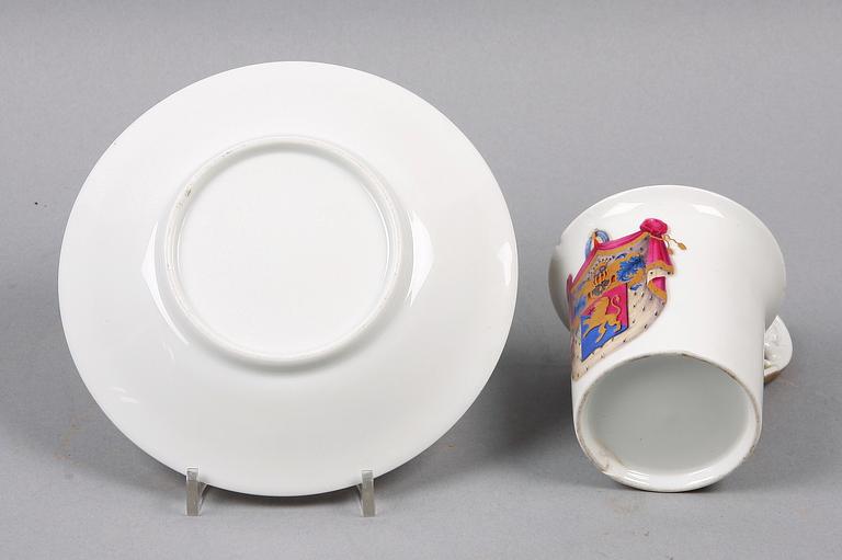 PRAKTKOPP med FAT, porslin, 1800-tal.