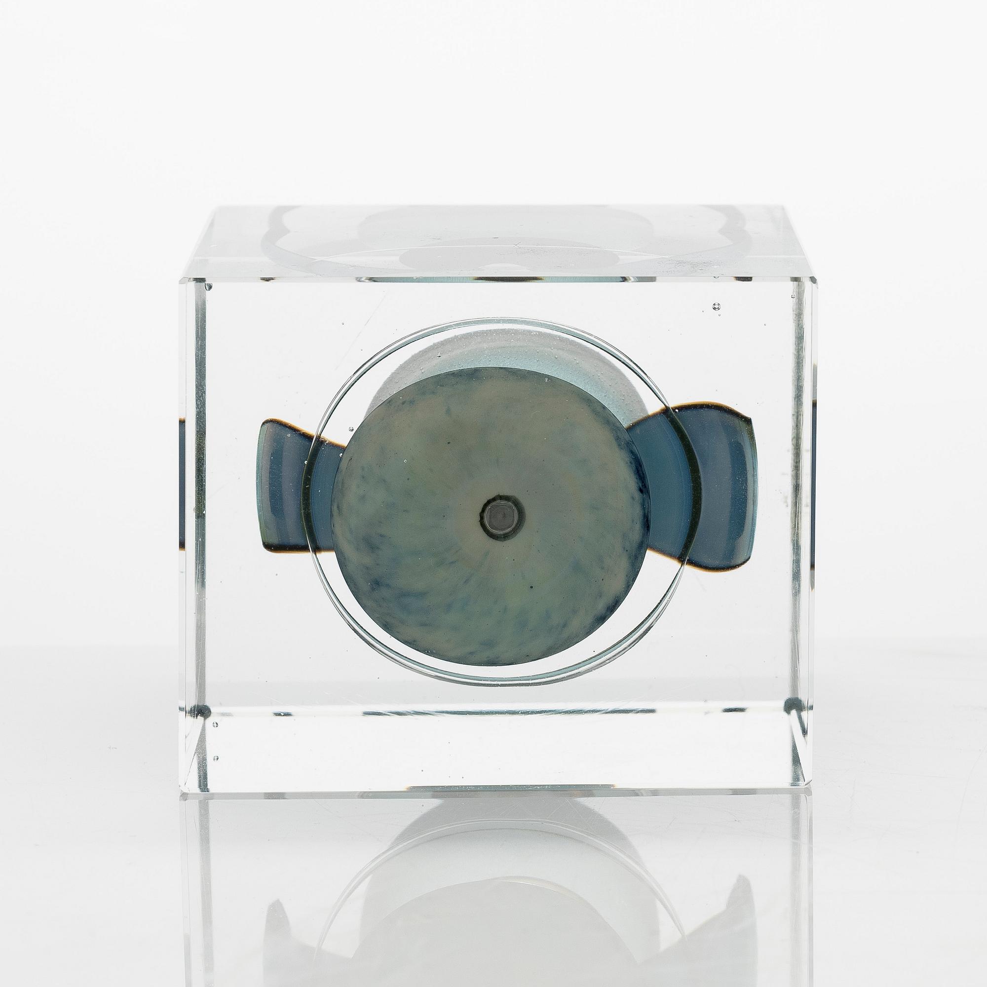 Oiva Toikka, vuosikuutio, signeerattu Oiva Toikka, Nuutajärvi 1977, numeroitu 662/2000.