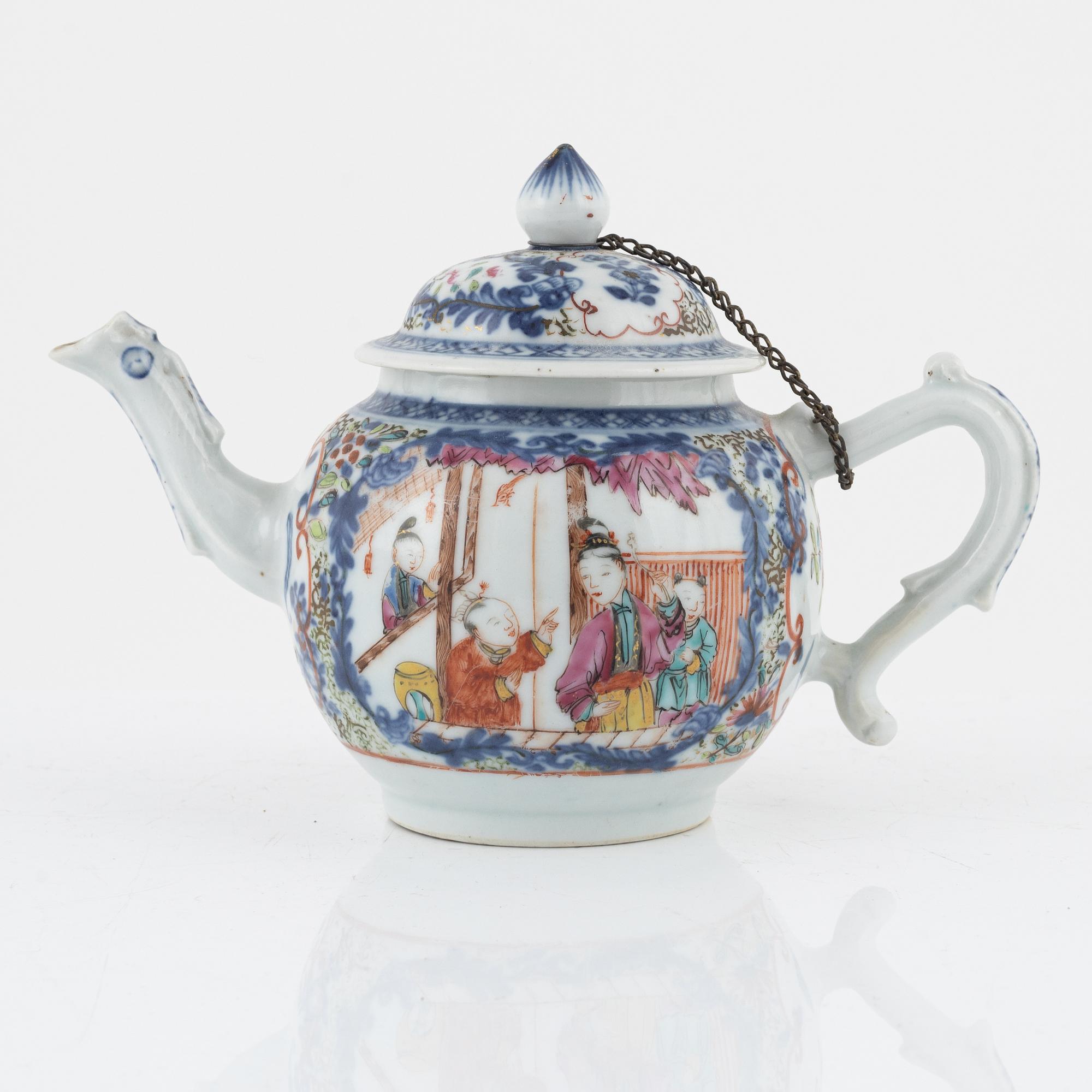 Tekanna, porslin, Qingdynasti, omkring år 1800.