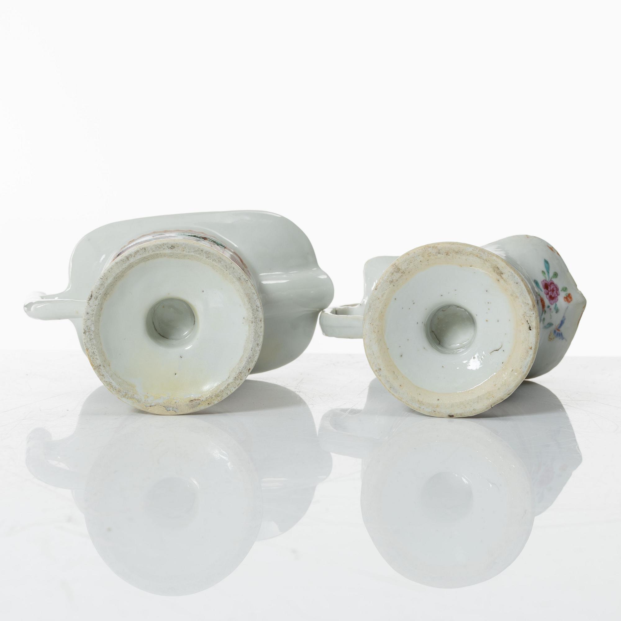 A group of three Chinese famille rose porcelain ewers and two dishes, Qing dynasty, Qianlong (1736-95).