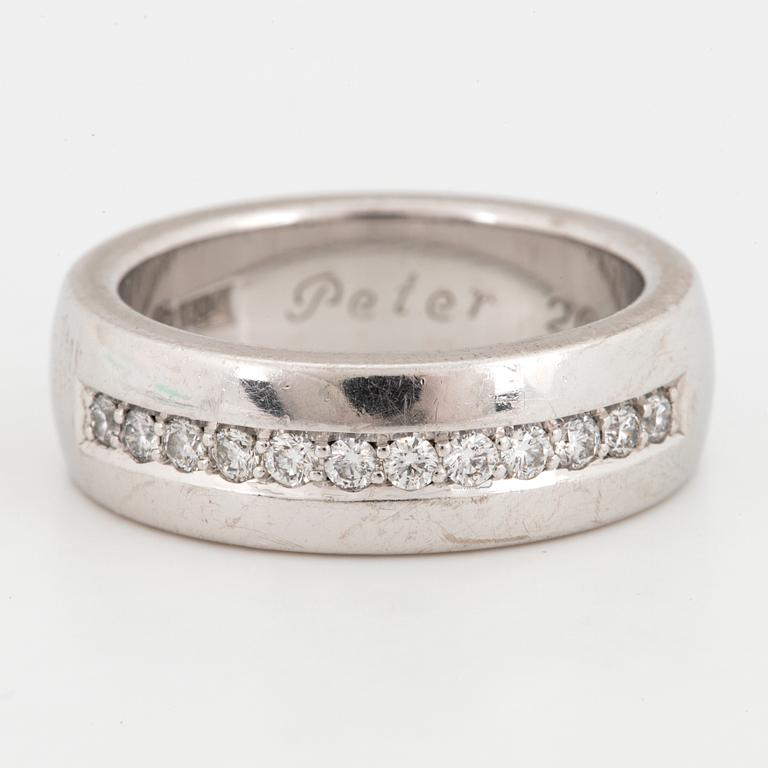 Brilliant-cut diamond ring by Engelbert.