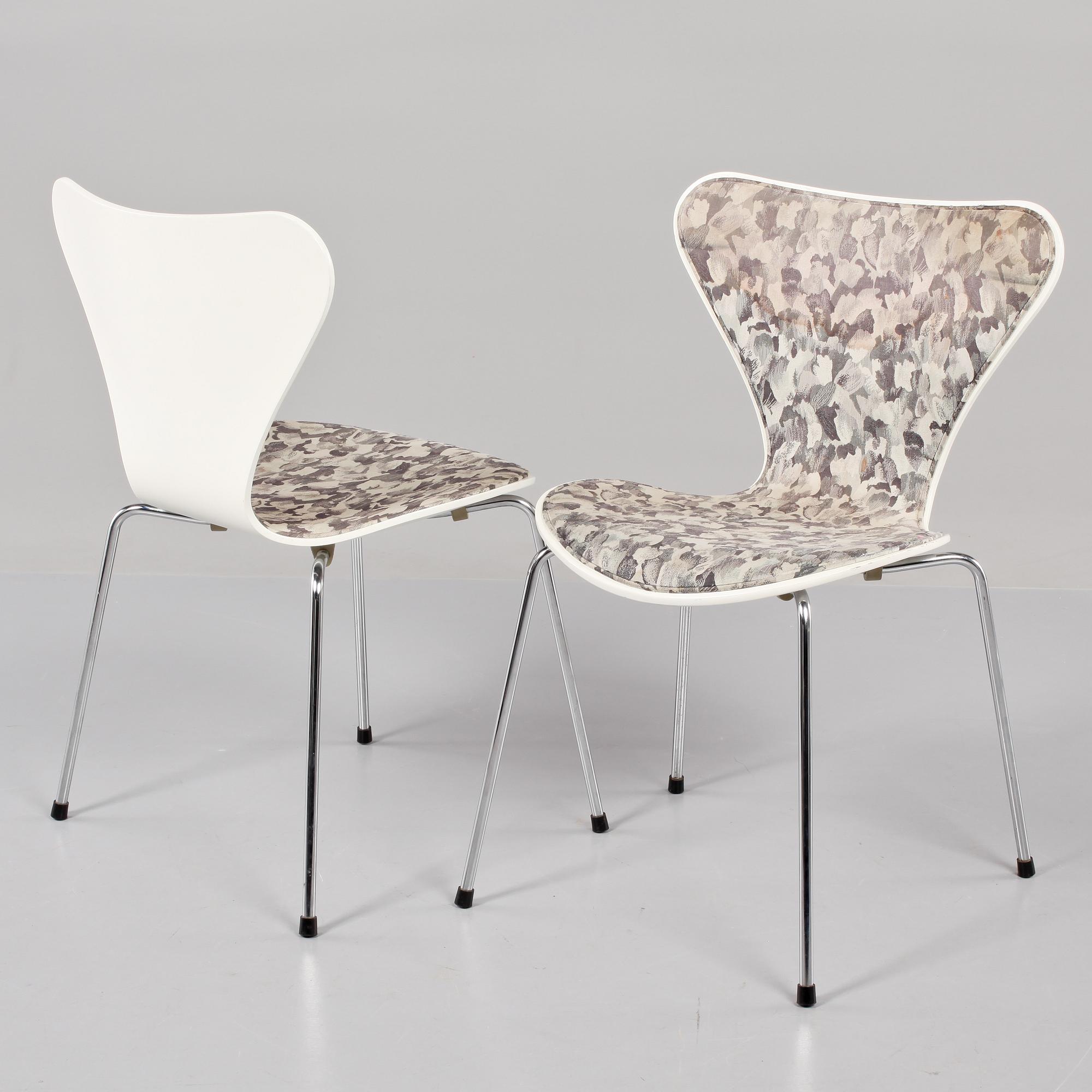 STOLAR, 8 st, "Sjuan", Arne Jacobsen, Fritz Hansen, Danmark, 1990.