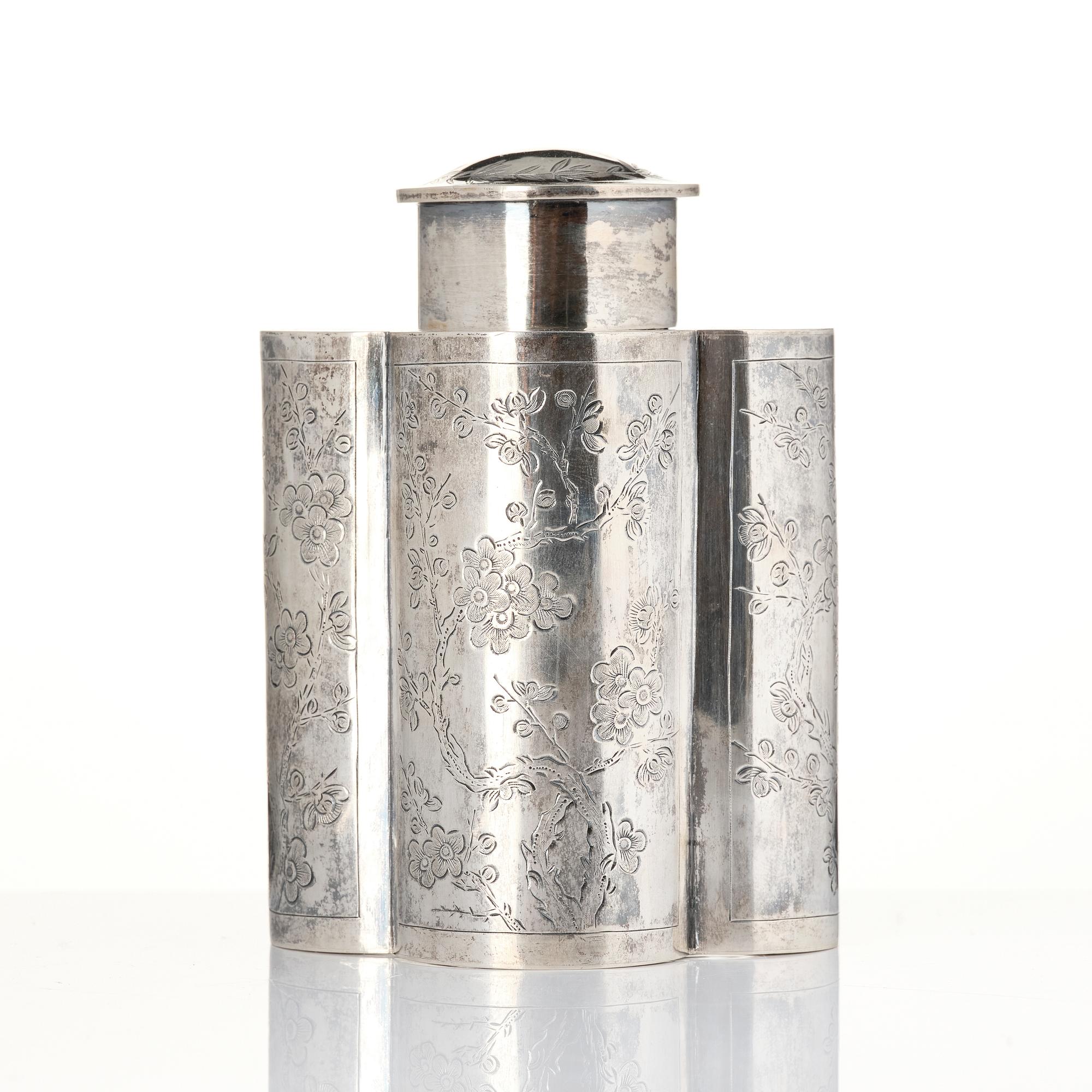 A Chinese silver teacaddy, first part of the 20th century.