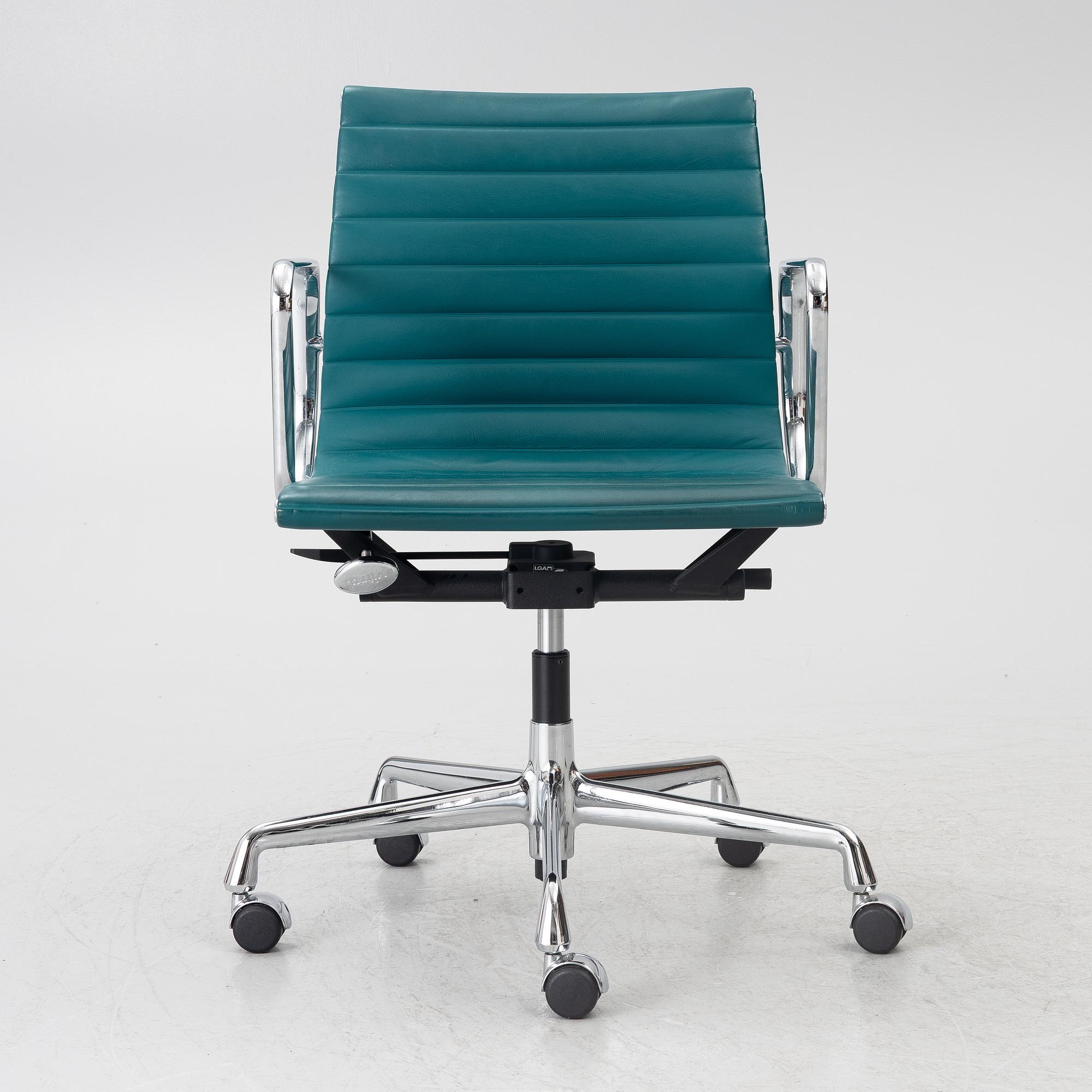 Charles & Ray Eames, skrivbordsstol, modell EA 117, Vitra,