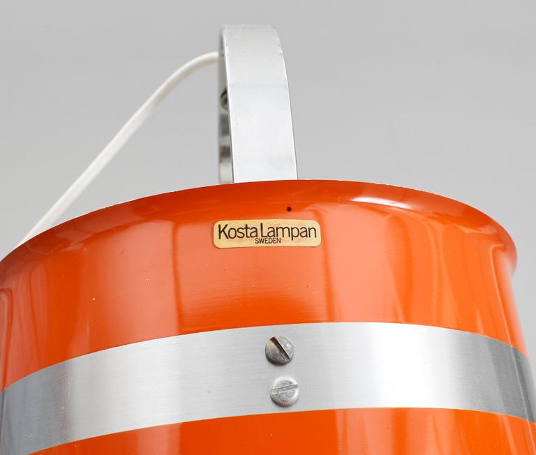 TAKLAMPOR, 2 st, bl a "Kosta-lampan", 1900-tal. H 28-46.