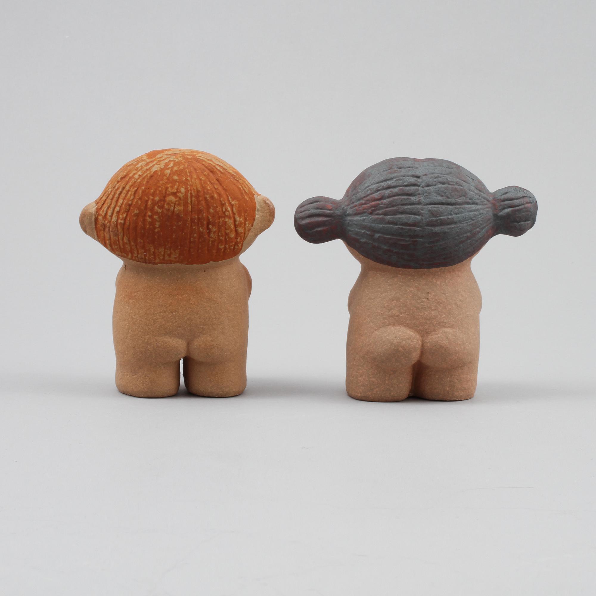 FIGURINER, 2 st, stengods, Lisa Larson, Gustavsberg, lanserades 1972.
