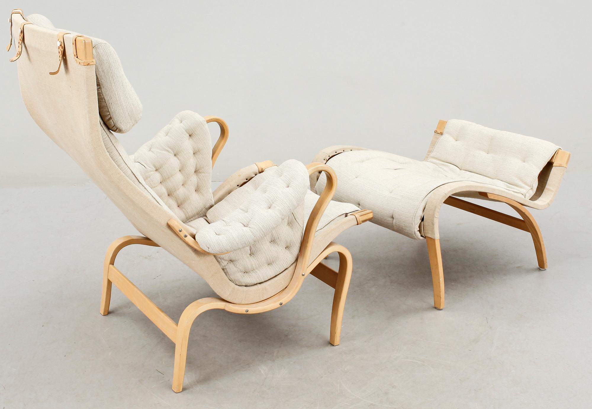 FÅTÖLJ med FOTPALL, "Pernilla", Bruno Mathsson DUX, 1900-talets slut.