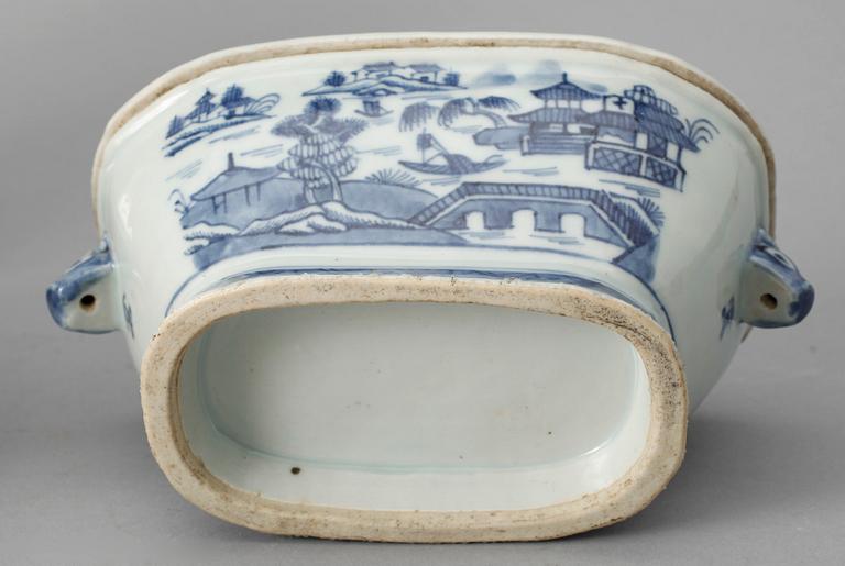 SERVISDELAR, 19 delar, porslin, Kina, Qingdynastin, Jiaqing (1795-1820).