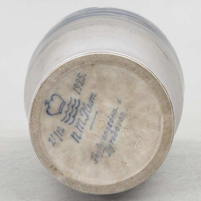 Royal Copenhagen, Praktvas, porslin, 1925.