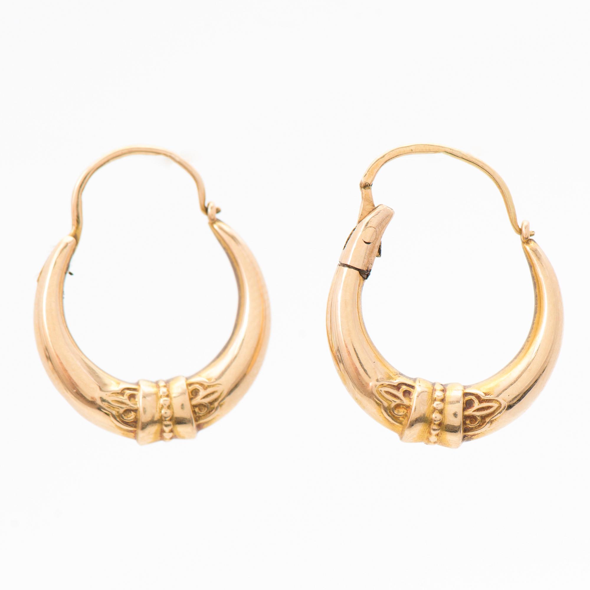 A PAIR OF EARRINGS, 18K gold. Finland.