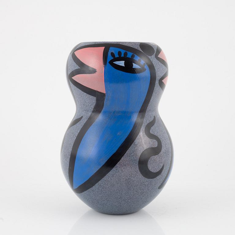 Ulrica Hydman-Vallien, a glass vase, Kosta Boda.