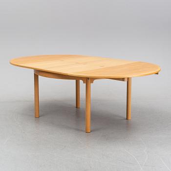 Børge Mogensen, a round 'Öresund' oak dining table.