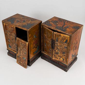 A pair of chinese cabinets, 20th Century.