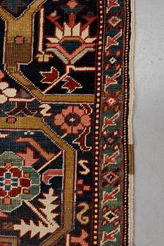Matta, antik Heris, sk Serapi, ca 360 x 321 cm.