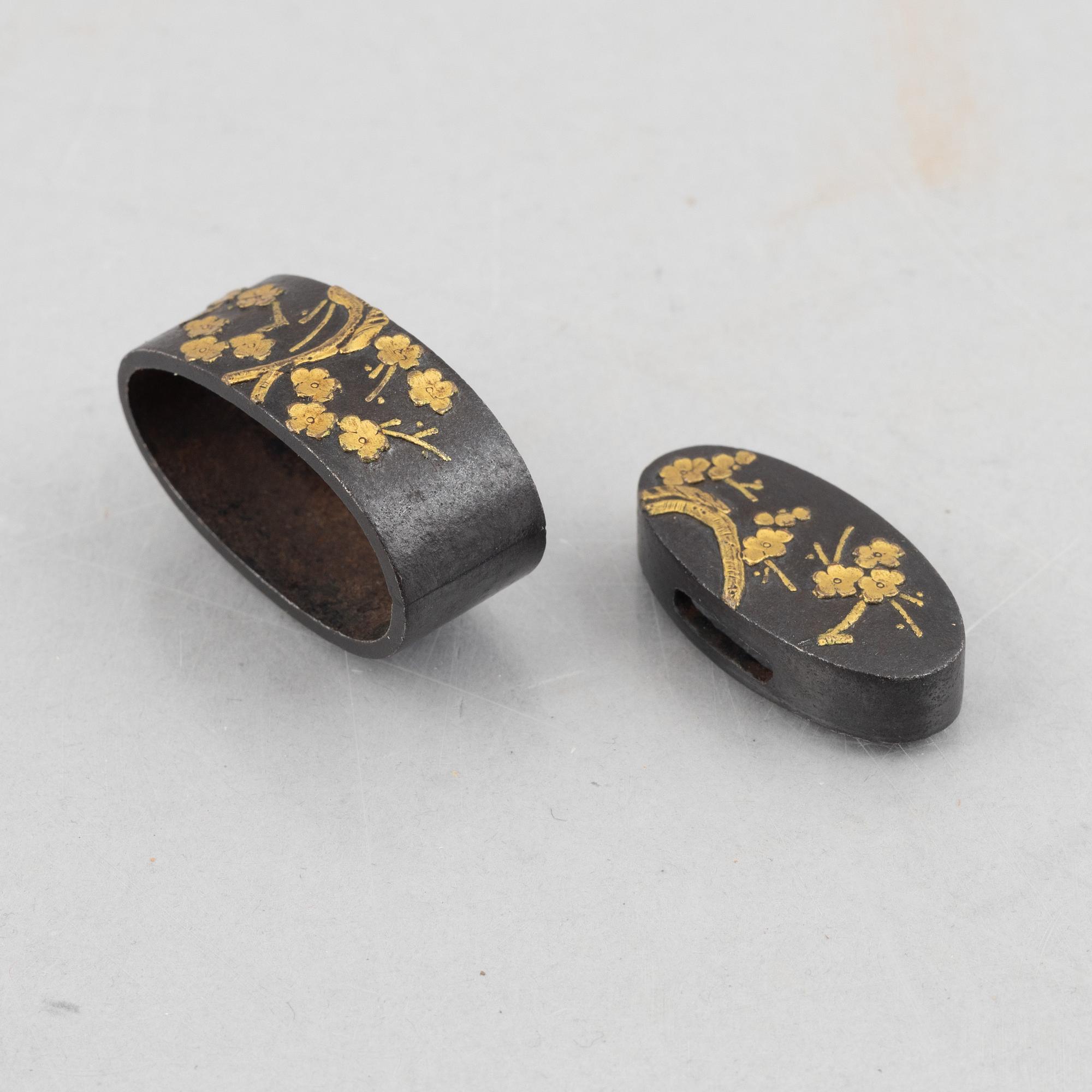 Fuchi and Kashira 4 pairs as well as 2 + 3 odd ones, Edo and Meiji.