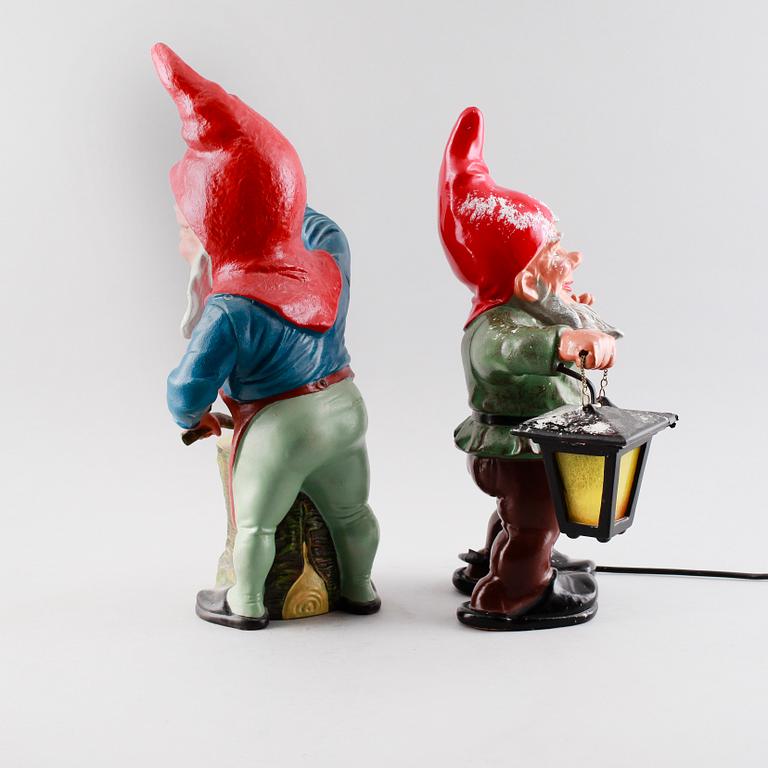 FIGURER, 2 st, terracotta, Tyskland, 1900-talets andra hälft.