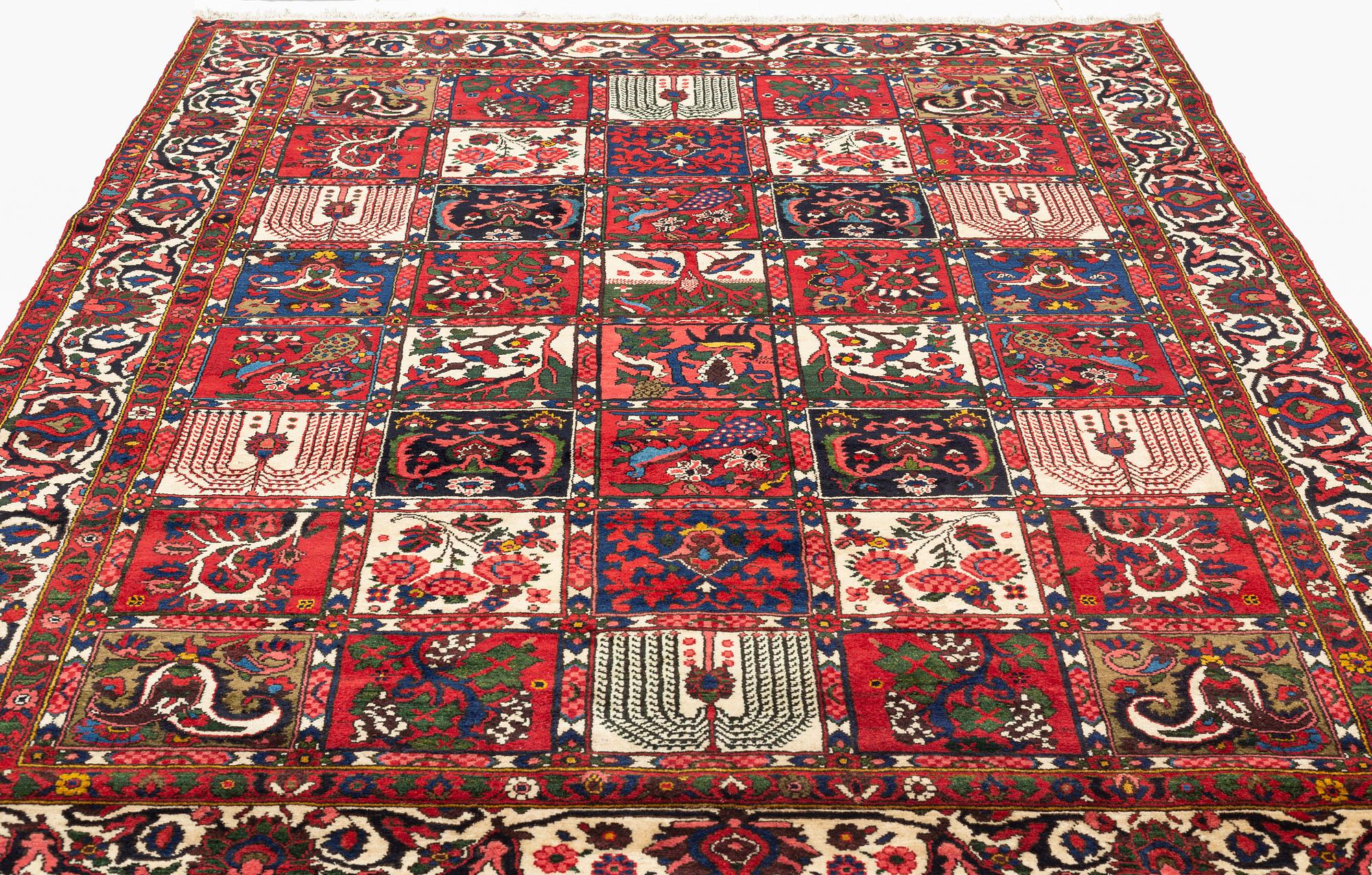 A semi-antique Chahar Mahal/Bakhtiari carpet, approximately 329 x 219-228 cm.