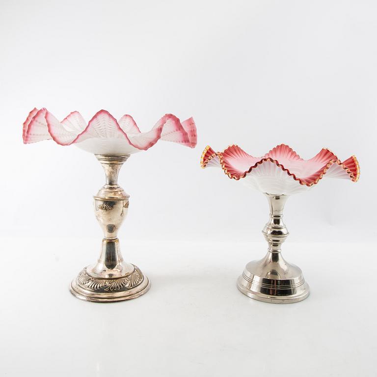 Two essay bowls around 1900, silver plate and glass.