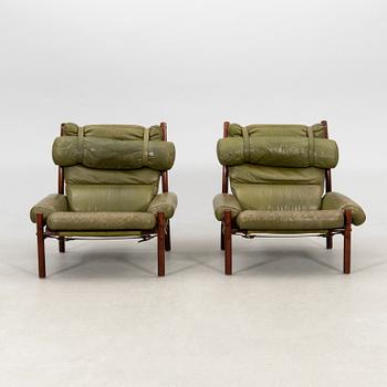 Arne Norell, fåtöljer ett par samt en fotpall "Inca", Norell Möbel AB 1900-talets andra hälft.