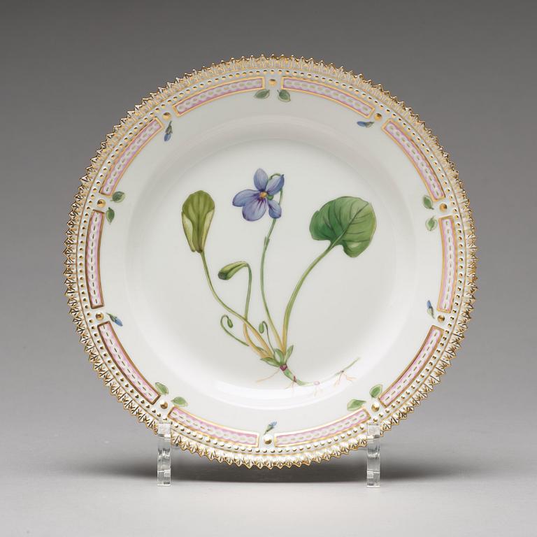 A set of 7 Royal Copenhagen "Flora Dancia" dishes, Denmark, 20th Century.