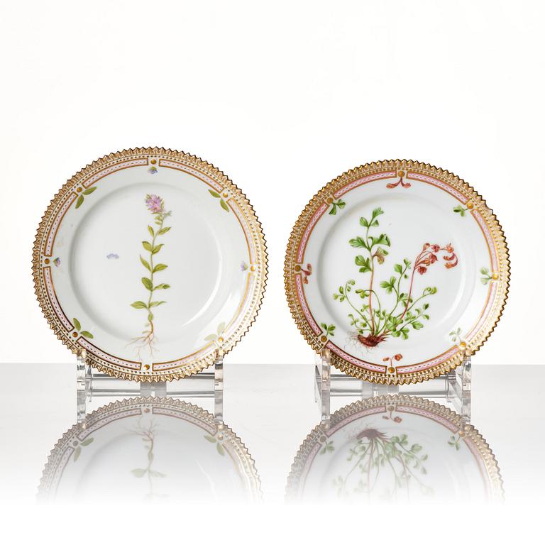 A set of 14 Royal Copenhagen 'Flora Danica' dishes, Denmark, 20th Century.