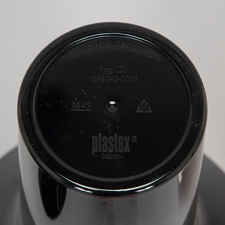 Eero Aarnio, erä kodintuotteita, 13 kpl, eri valmistajia.